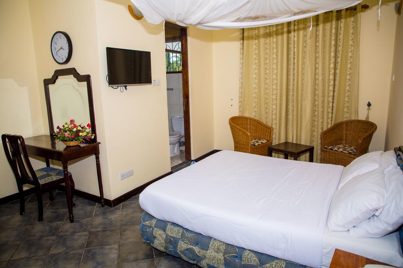 Saadani Tourist Center - Hostel Dar es Salaam Extérieur photo